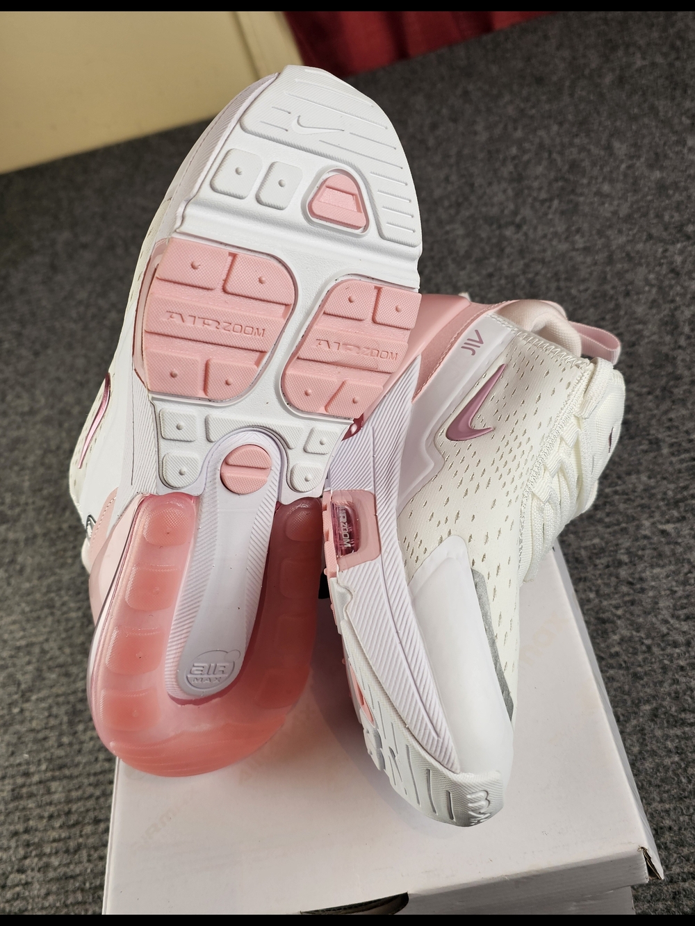 Nike Air Max 270 Women’s Sneakers - White & Pink - Picture 8 of 15
